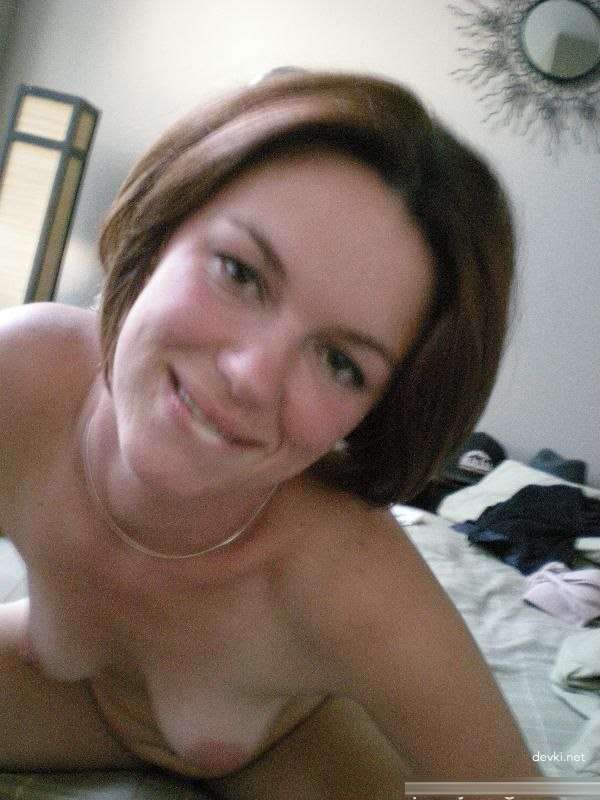 Amateur Erotica Collection: Explicit and Sensual Photos for Adults