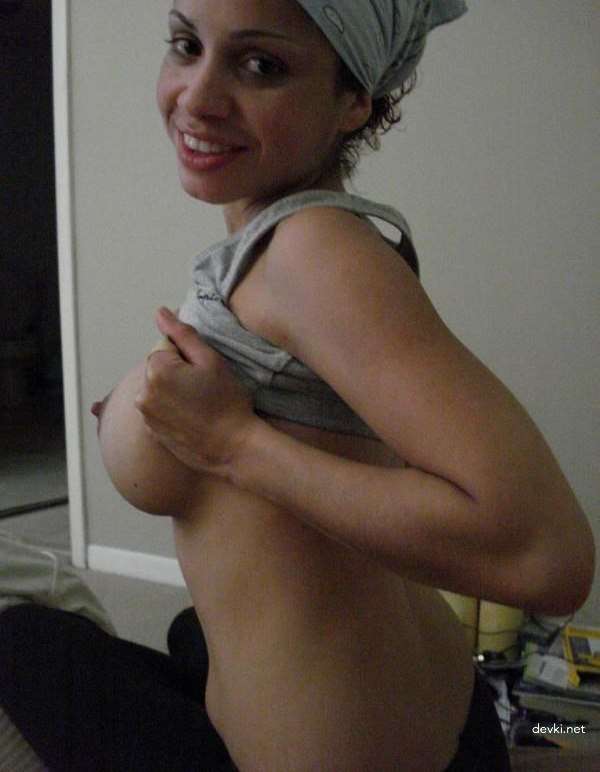 Amateur Erotica Collection: Explicit and Sensual Photos for Adults
