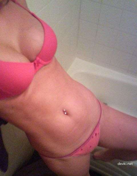 Amateur Erotica Collection: Explicit and Sensual Photos for Adults