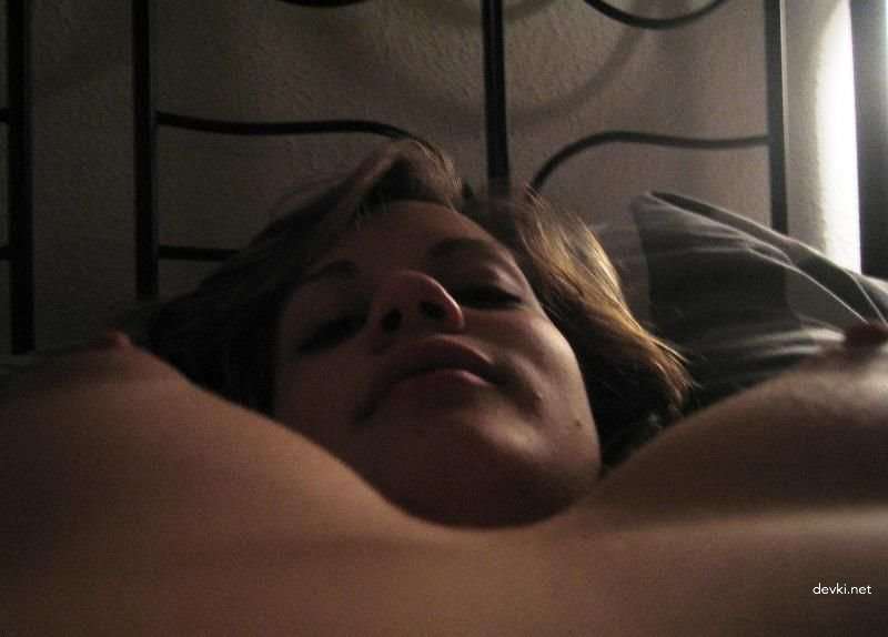 Amateur Erotica Collection: Explicit and Sensual Photos for Adults