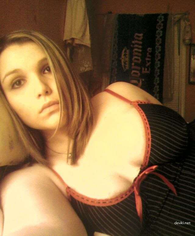 Amateur Erotica Collection: Explicit and Sensual Photos for Adults