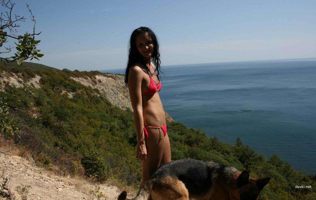 Amateur Erotic Vacation Photos: Steamy and Uncensored Voyeurism