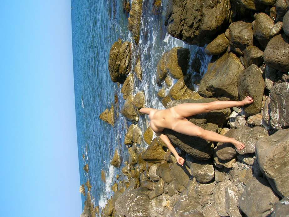 Beach Blowjob: Hot Amateur Wife Sucking Cock Explicitly