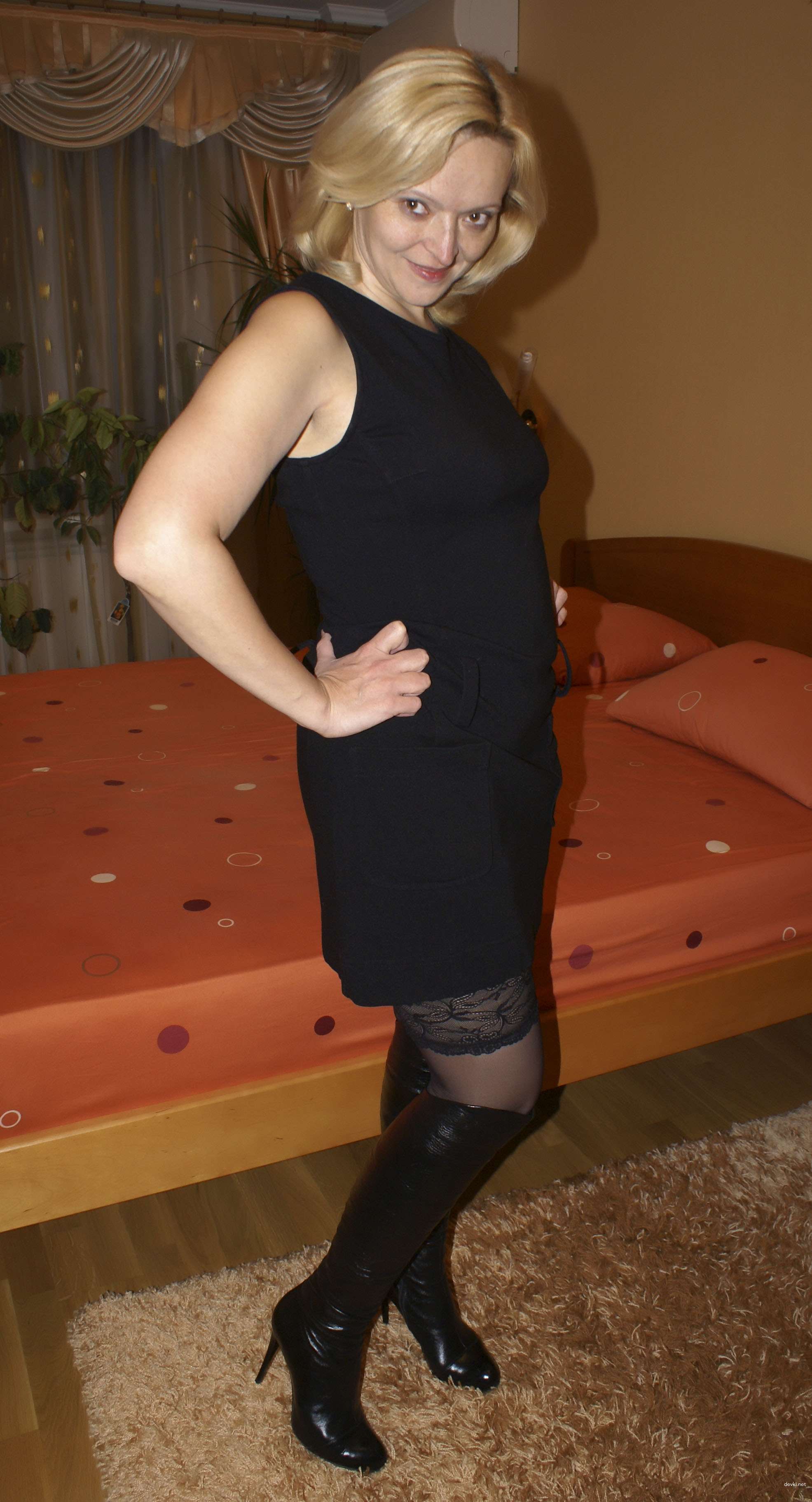 Hotwife Naked Sex Action: Amateur Wife Explicitly Fucks