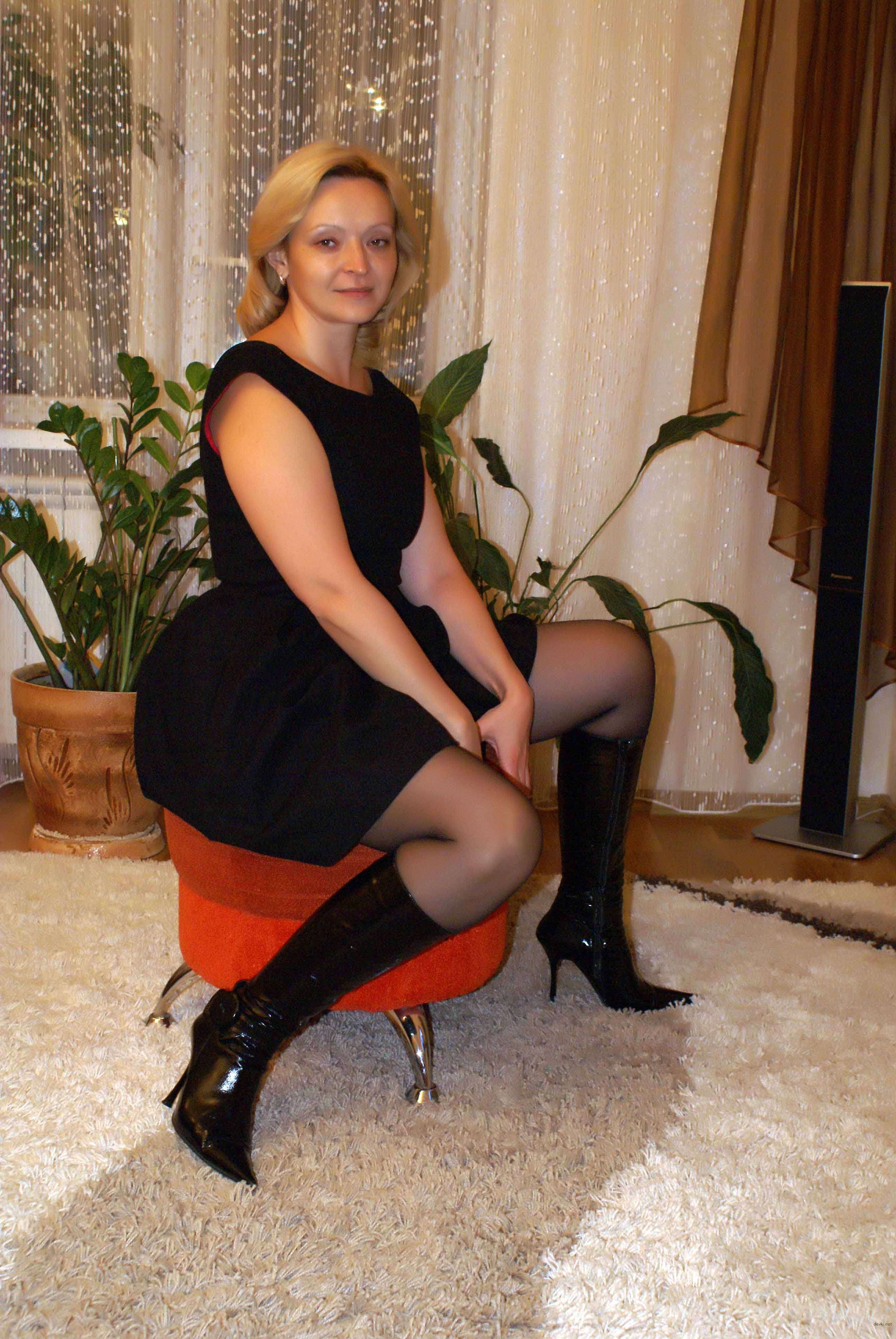 Hotwife Naked Sex Action: Amateur Wife Explicitly Fucks