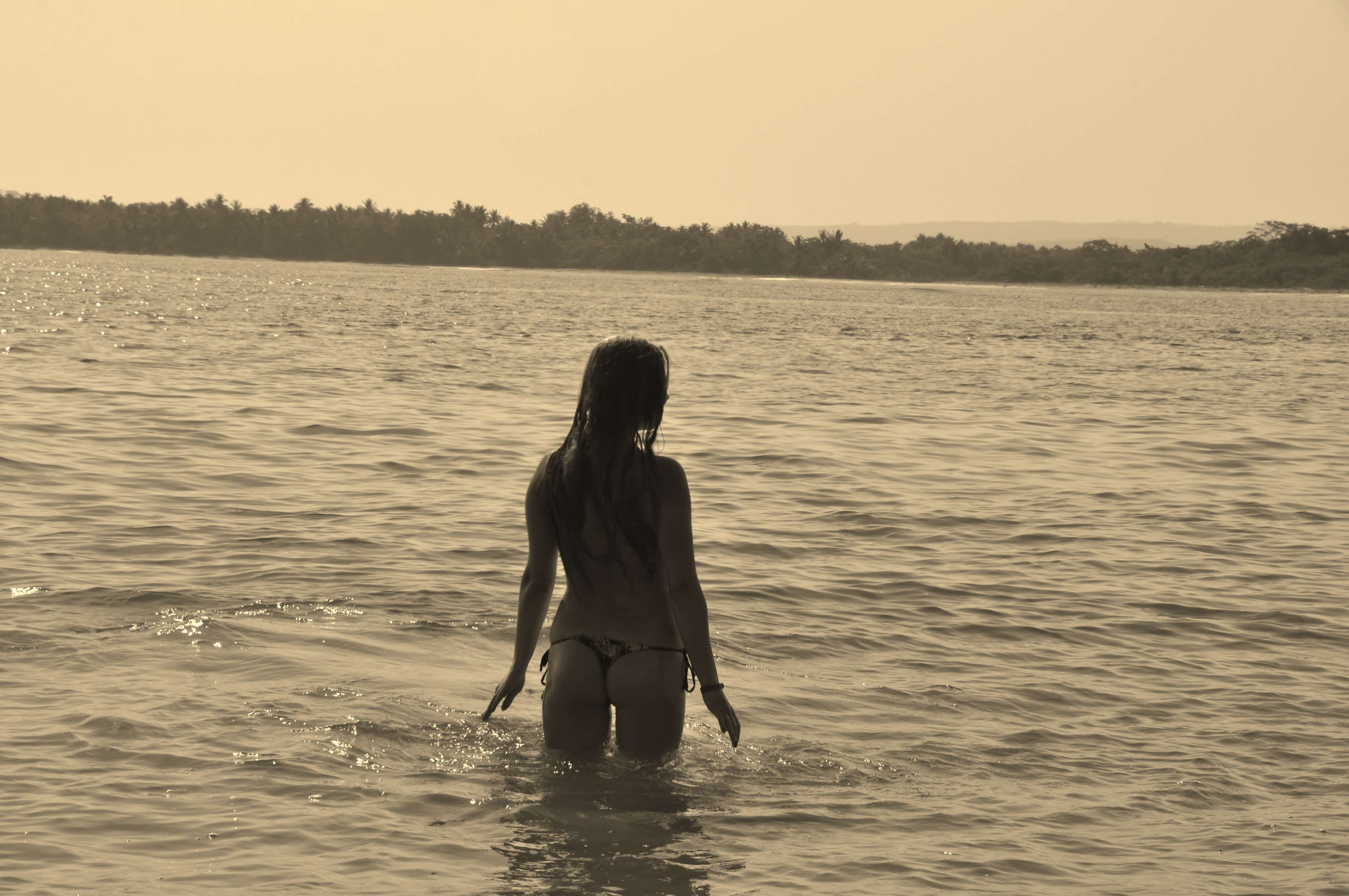 Sweet Girl Sucks and Fucks - Explicit Amateur Porn Photos