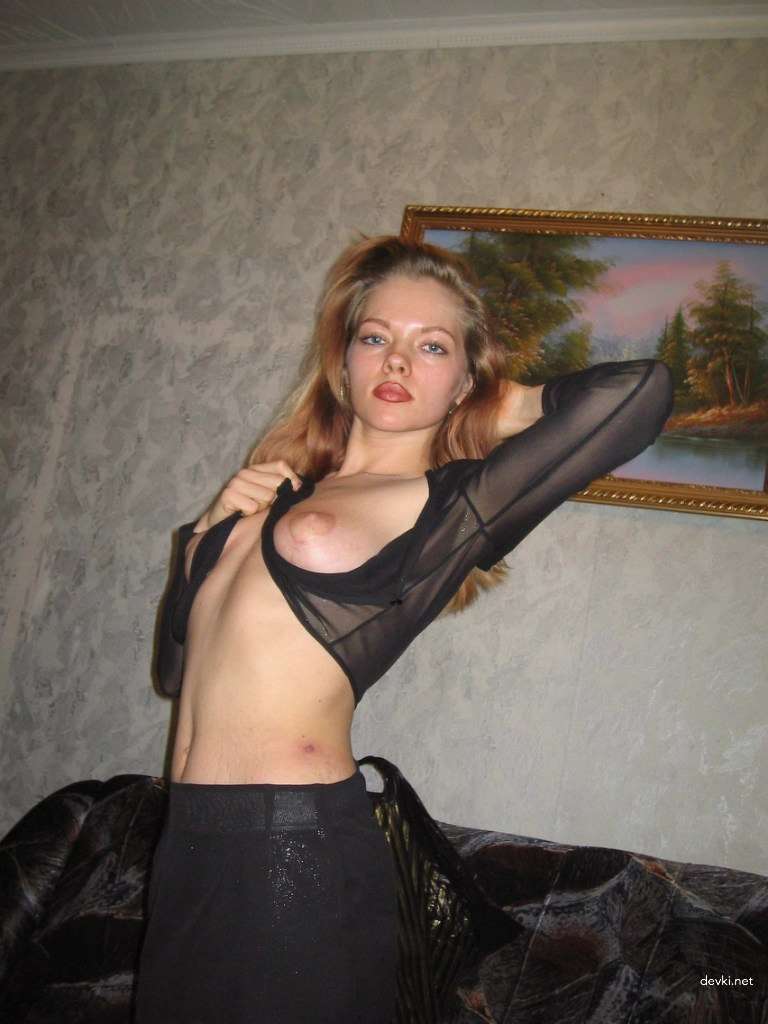 Explicit Private Photos of Naked Girls: Amateur Teen Nudes