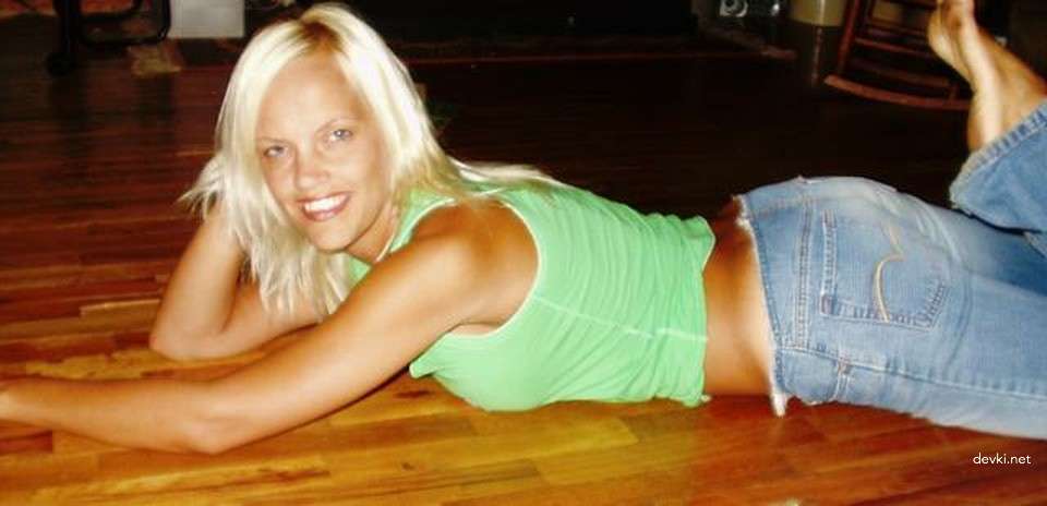 Explicit Blonde Amateur Porn Photos: Slutty Blonde's Naughty XXX Pics