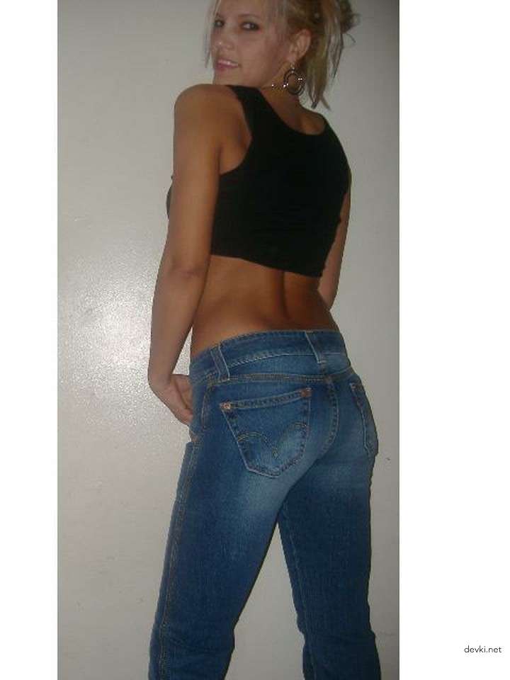 Explicit Blonde Amateur Porn Photos: Slutty Blonde's Naughty XXX Pics