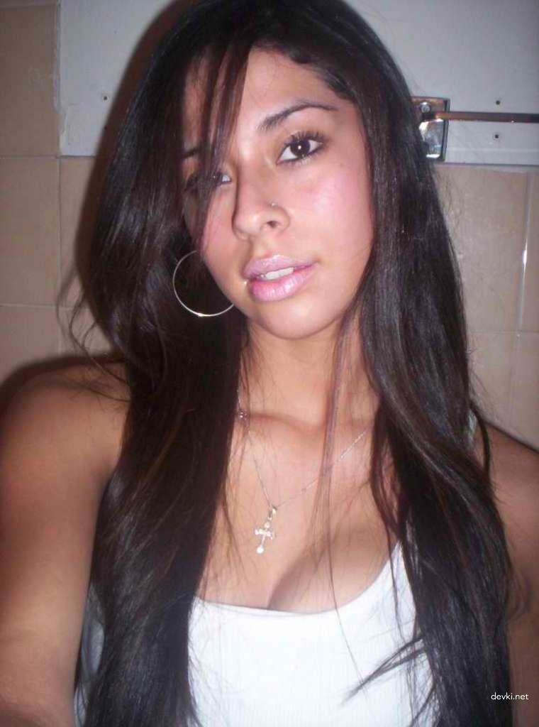 Hot Brunette Amateur Sex - Explicit Homemade Porn Pics