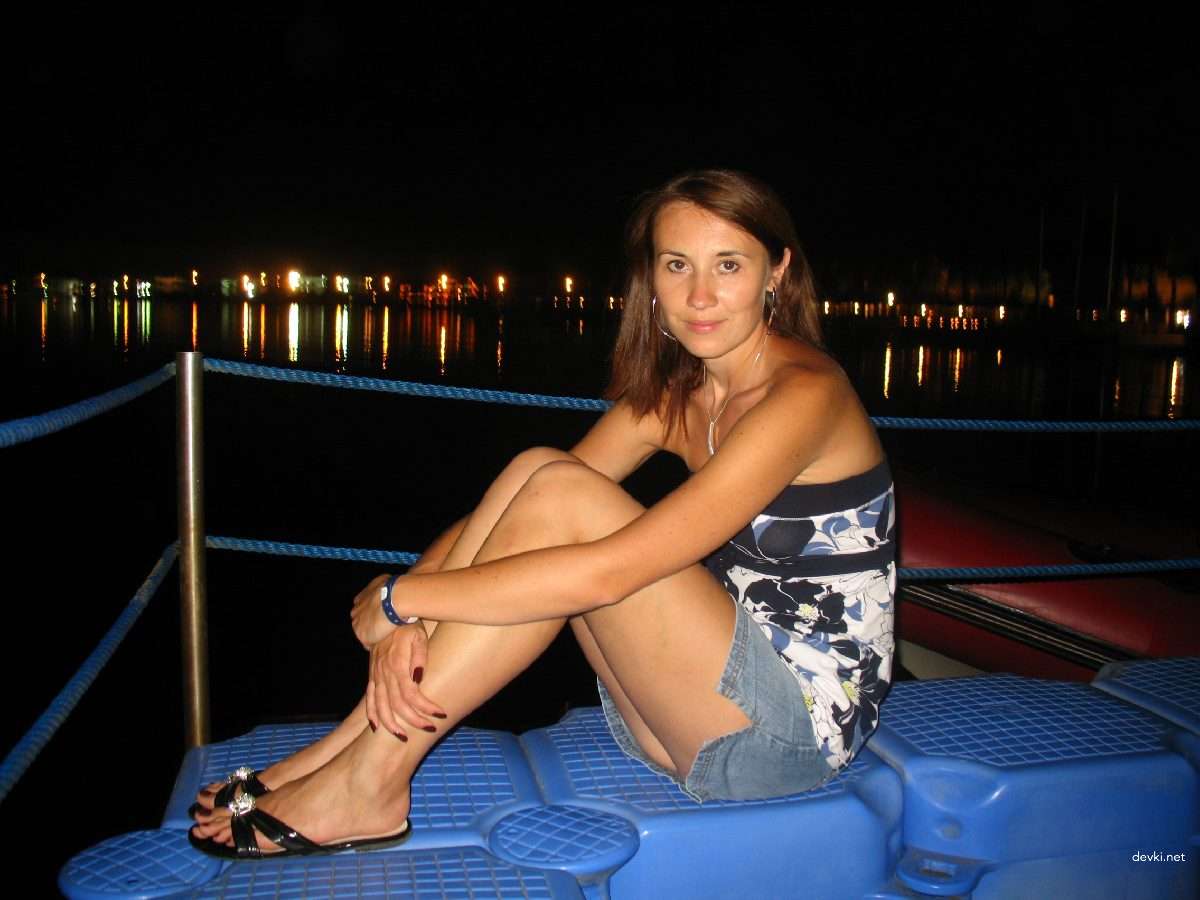 Hot Amateur Porn Pics of Cute Woman - Explicit XXX Photos