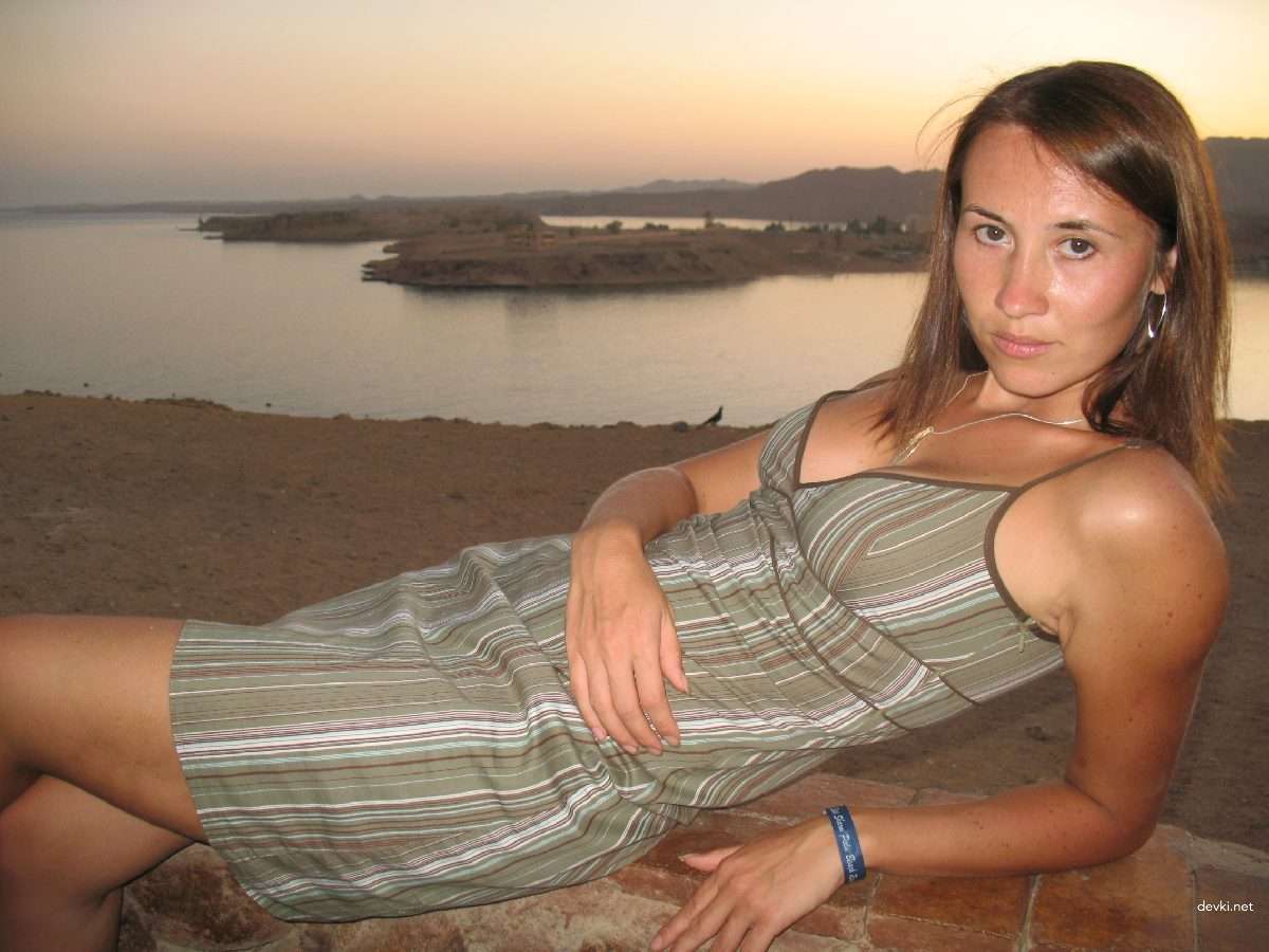 Hot Amateur Porn Pics of Cute Woman - Explicit XXX Photos