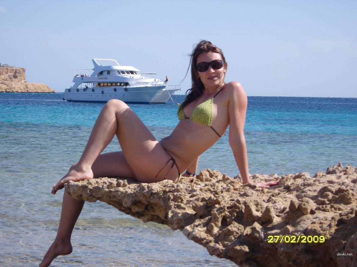 Hot Amateur Porn Pics of Cute Woman - Explicit XXX Photos