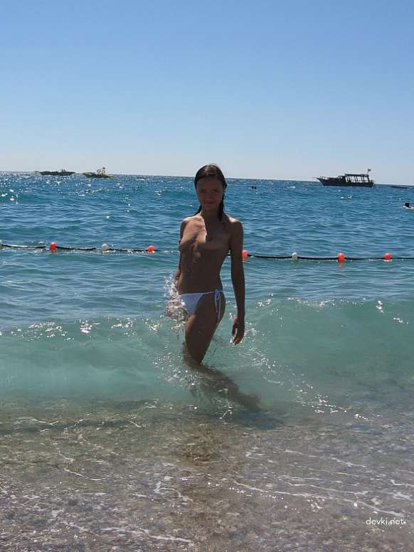 Hot Amateur Vacation Porn Pics of Girlfriend - Explicit Homemade Sex Photos