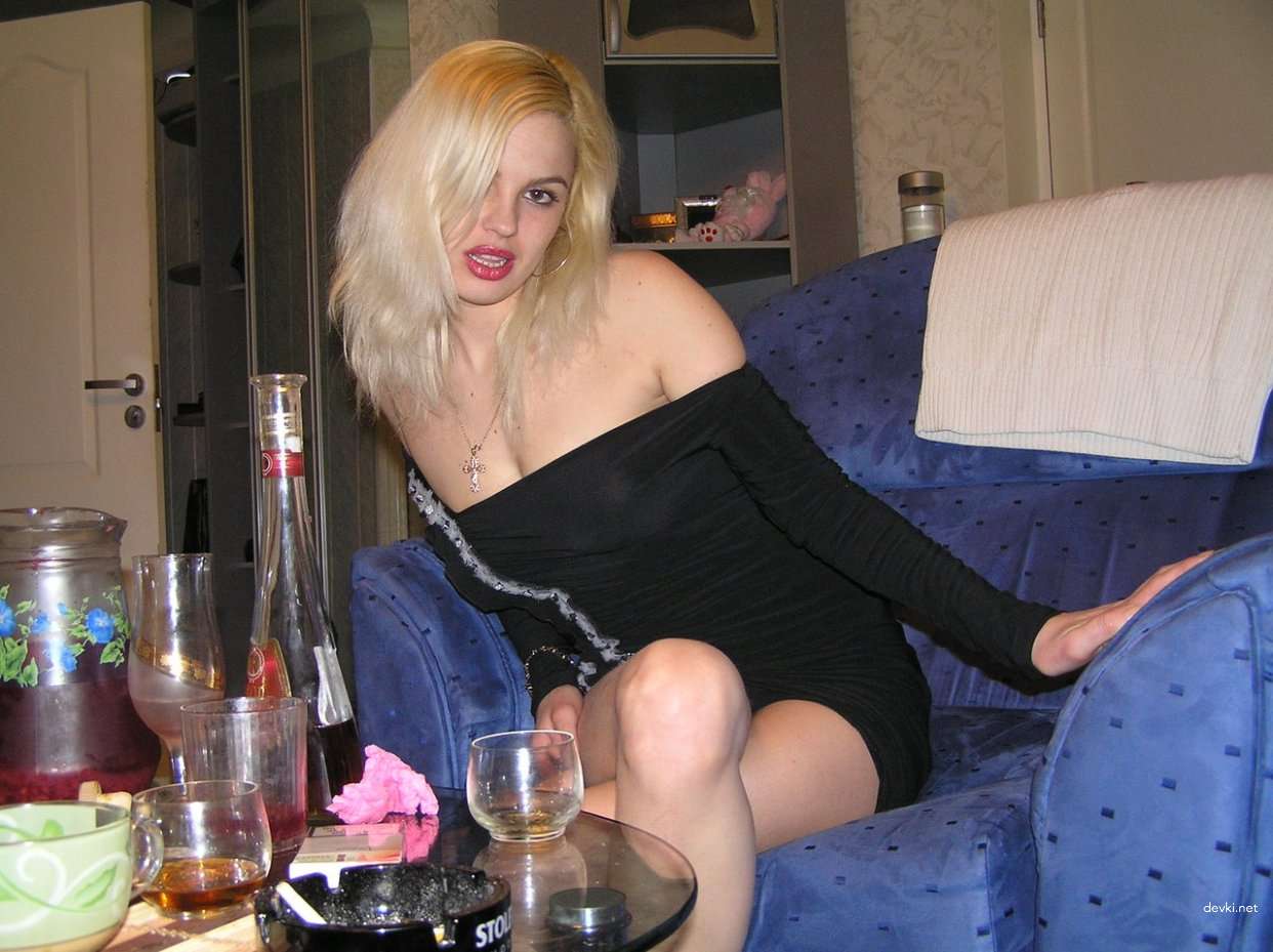 Explicit Amateur Porn Pics of Naughty Teen - Hardcore Sex Photos