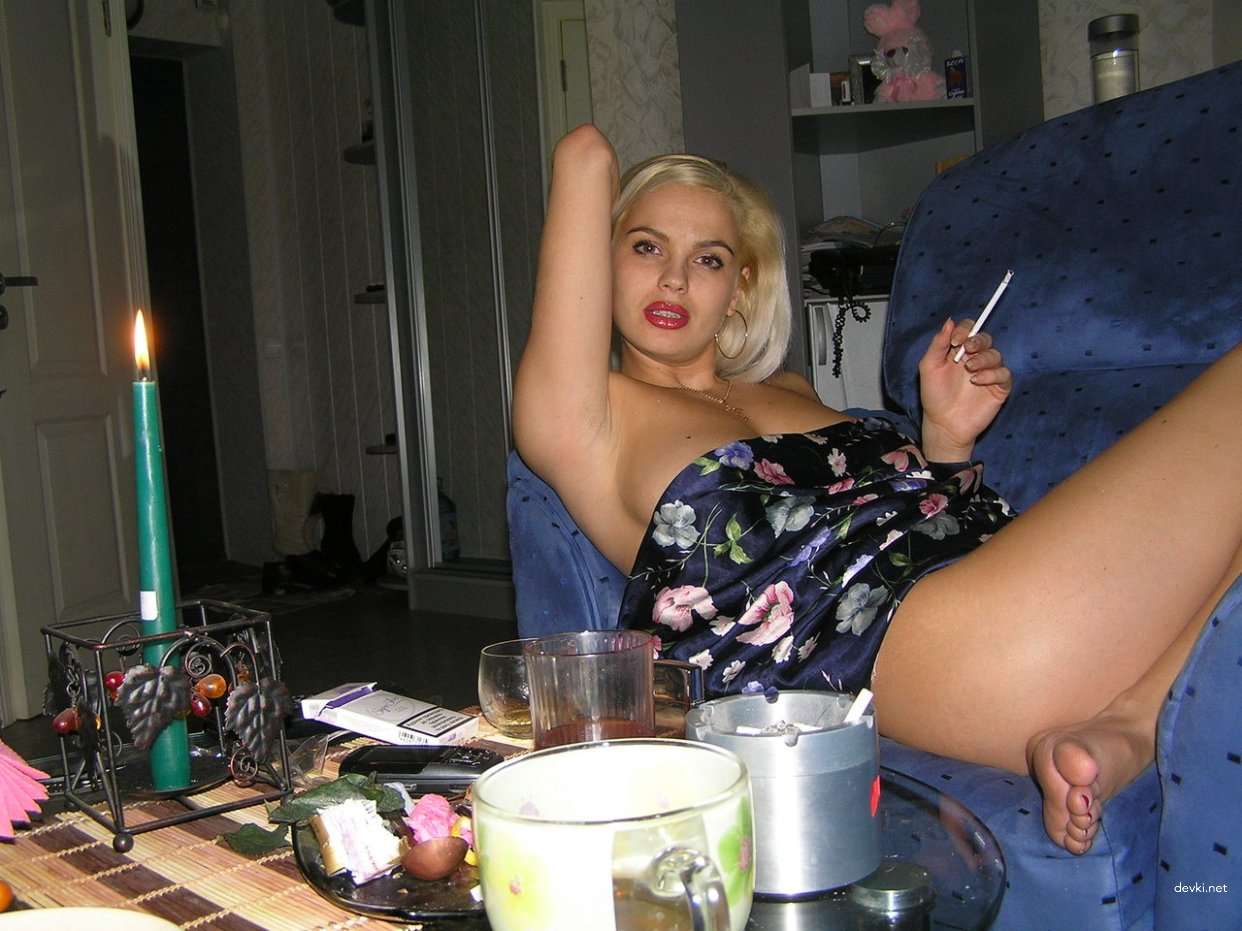 Explicit Amateur Porn Pics of Naughty Teen - Hardcore Sex Photos