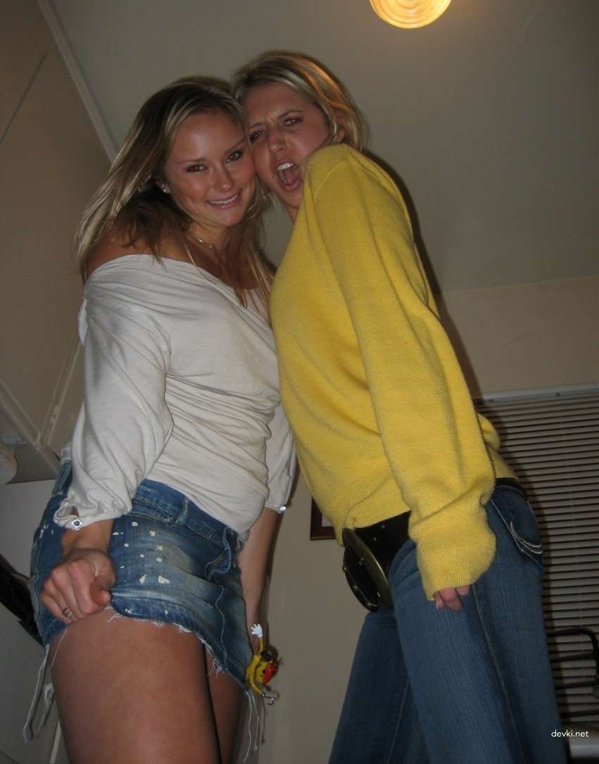 Posing in Sexual Positions and Sucking Cock - Amateur Porn Pics