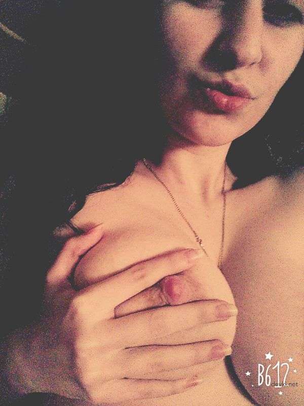 Explicit Armenian Amateur Porn: Naked Armenian Girl Private Photo