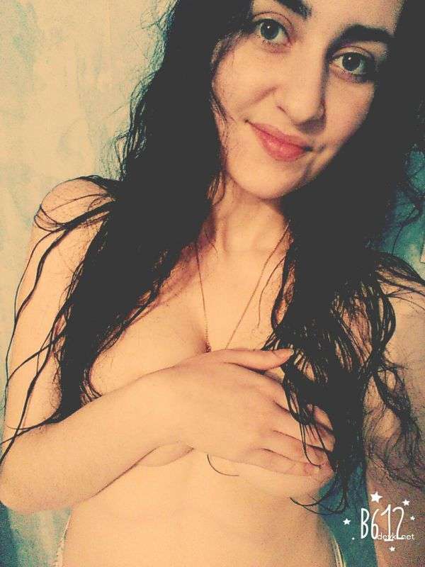 Explicit Armenian Amateur Porn: Naked Armenian Girl Private Photo
