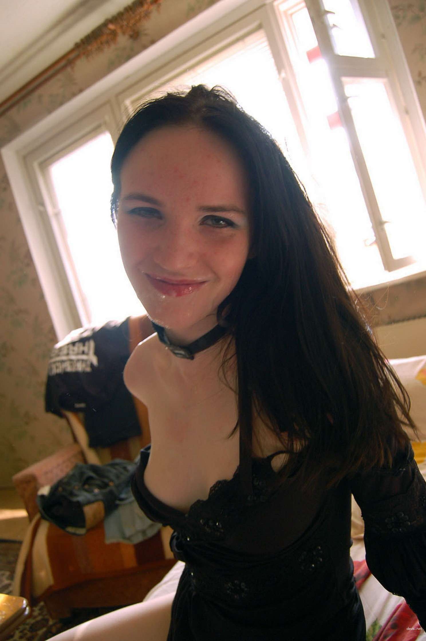 Wild Brunette Amateur Porn: Explicit Photos of Naughty Seductress