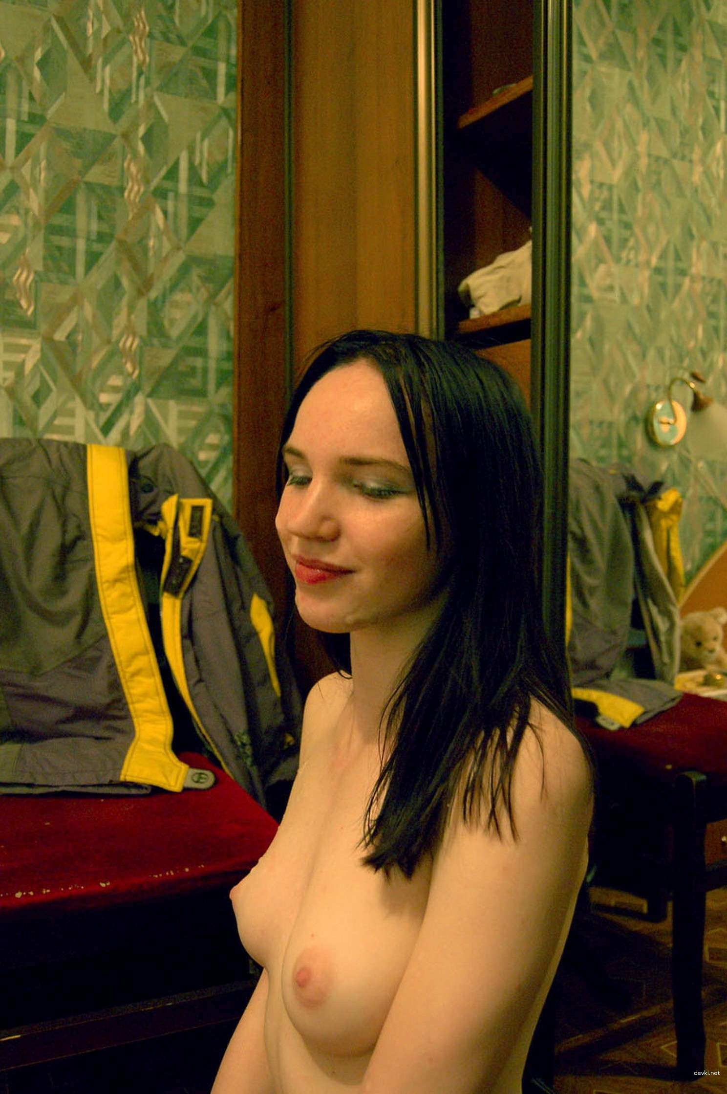 Wild Brunette Amateur Porn: Explicit Photos of Naughty Seductress