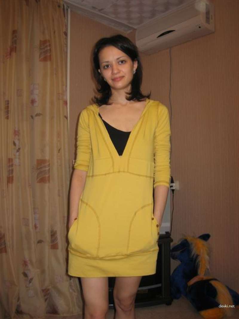 Hot Brunette's Homemade Porn - Explicit Amateur XXX Pics