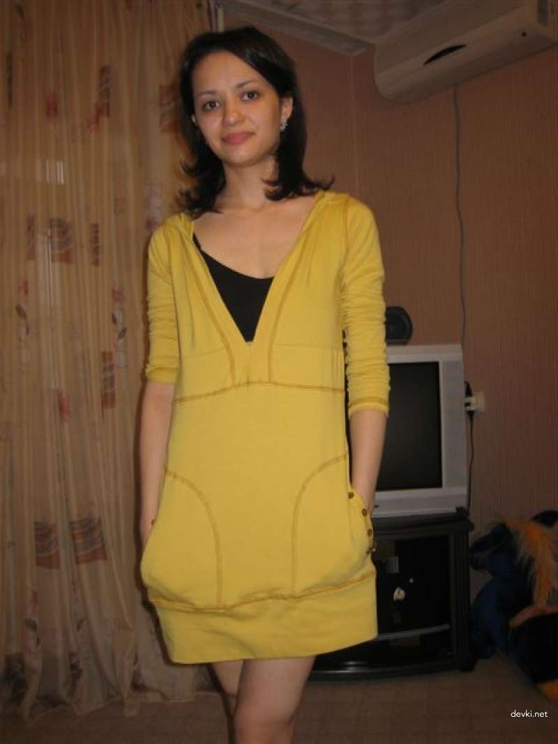 Hot Brunette's Homemade Porn - Explicit Amateur XXX Pics