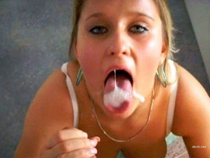 Curvy Slut Strips Naked and Fucks - Amateur Porn Photo