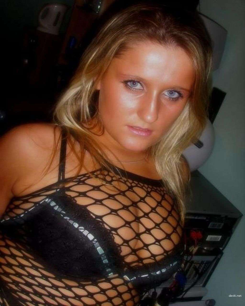 Curvy Slut Strips Naked and Fucks - Amateur Porn Photo
