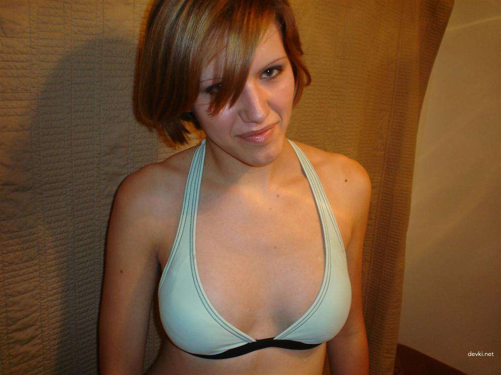 Explicit Private Nude Photos of Amateur Woman - Uncensored Intimate Shots