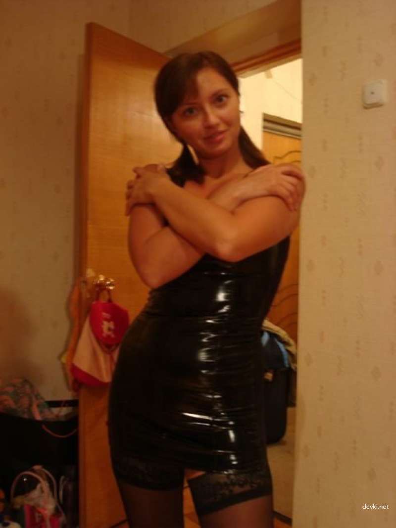 Hot Amateur MILF in Explicit Homemade Porn - Sexy Woman XXX Pics