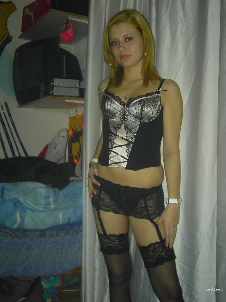 Amateur Girl in Sexy Lingerie Porn Photos - Explicit and Seductive Content