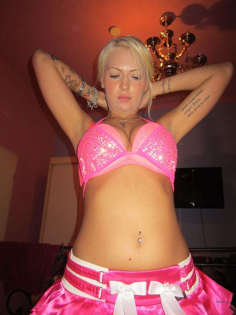 Blonde in Pink Spreads Holes and Gives Blowjob - Amateur Porn Pic