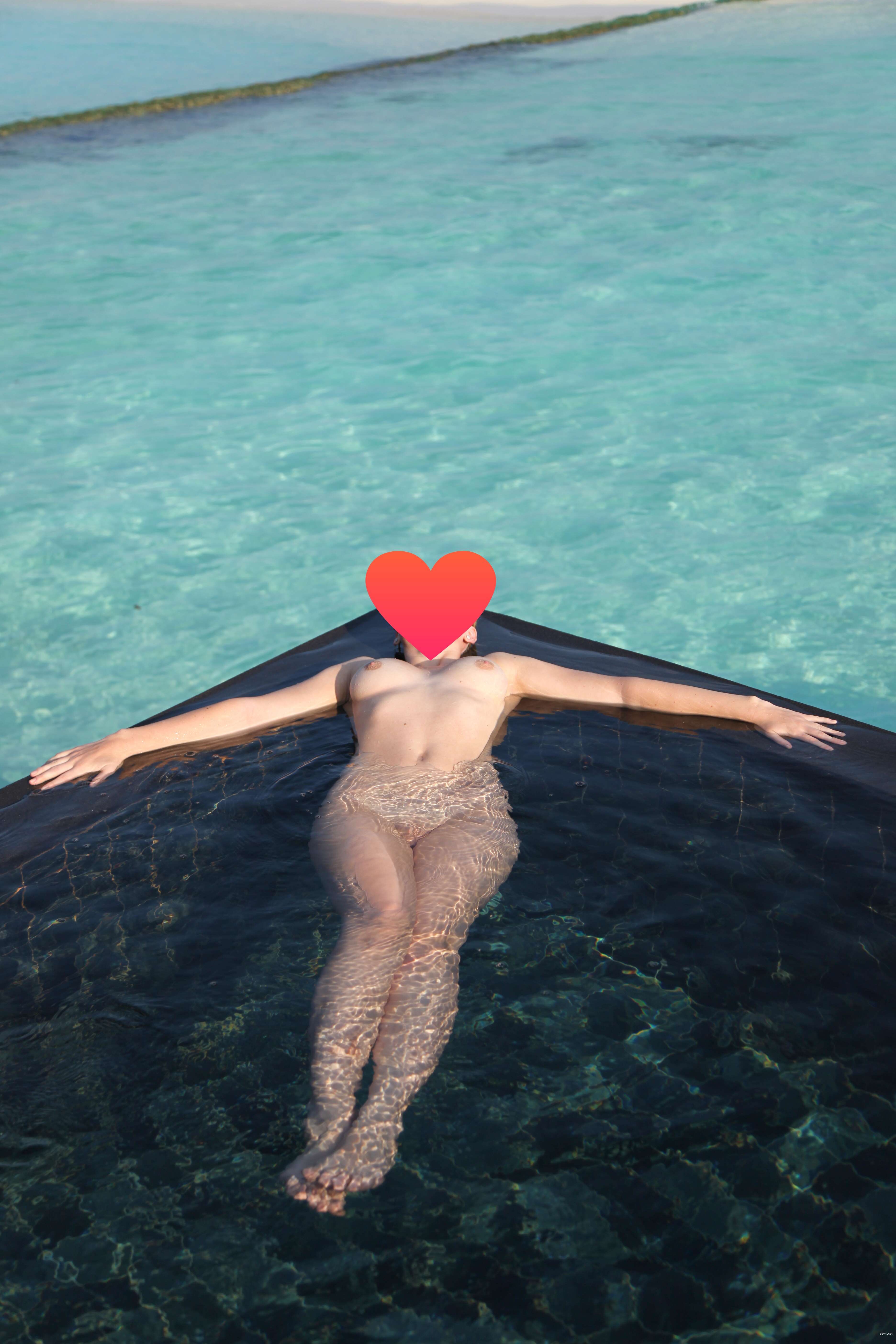 Private Photo of Shy Woman Exposing Herself Explicitly - Amateur Adult Content