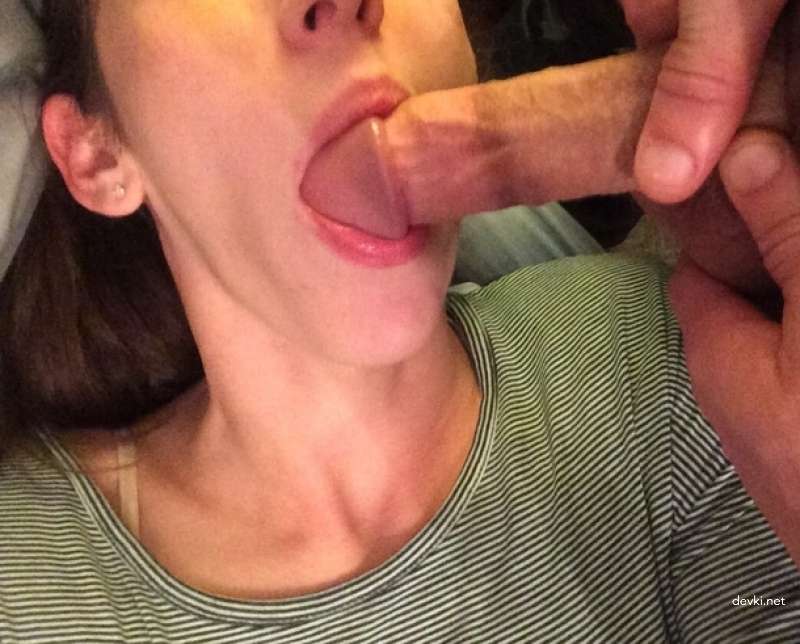 Skinny Girls Amateur Porn Pics: Explicit and Hot!