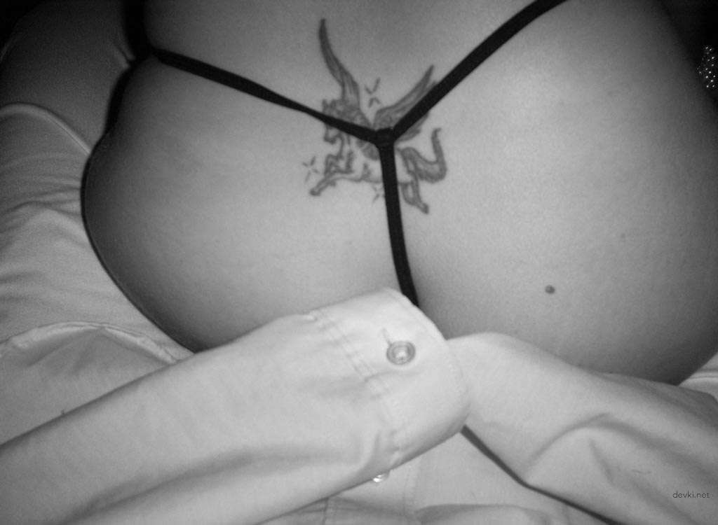 Hot Amateur Teen Porn Pics - Young Babe in Explicit Action