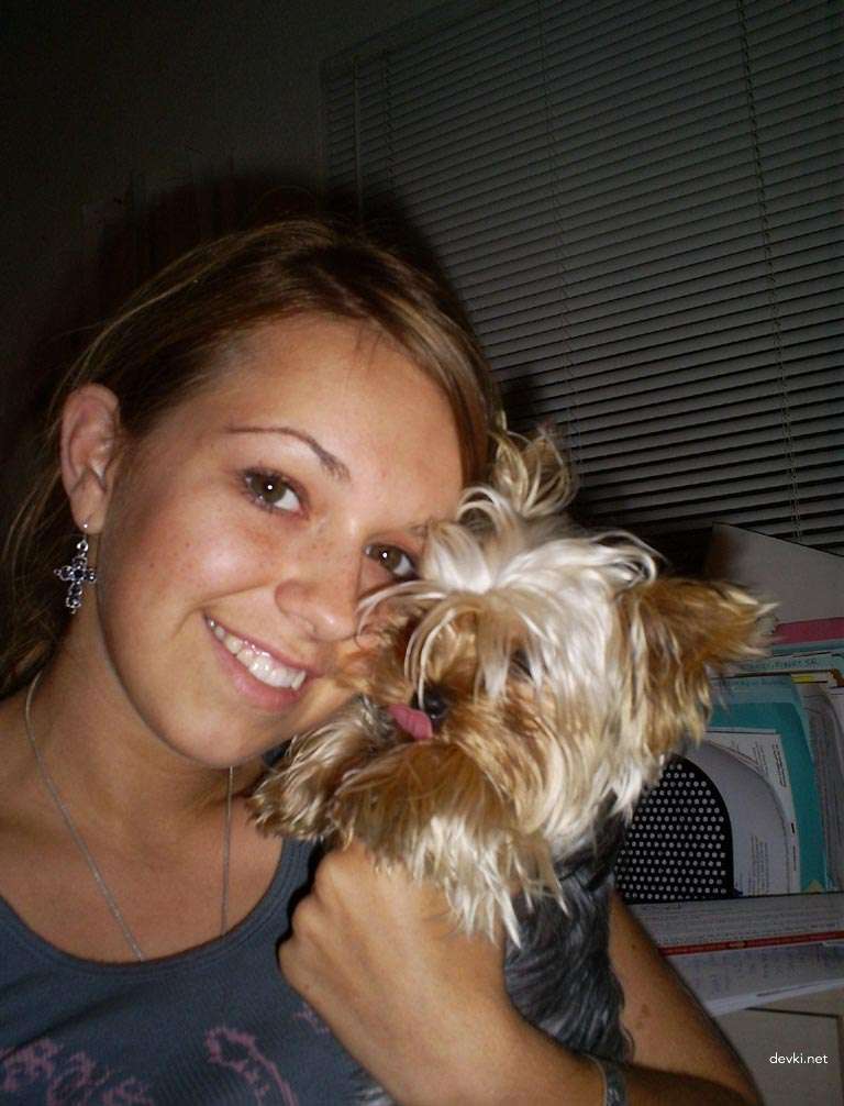 Hot Amateur Teen Porn Pics - Young Babe in Explicit Action