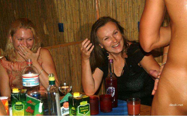 Wild Amateur Sex Party Photos - Explicit XXX Pics