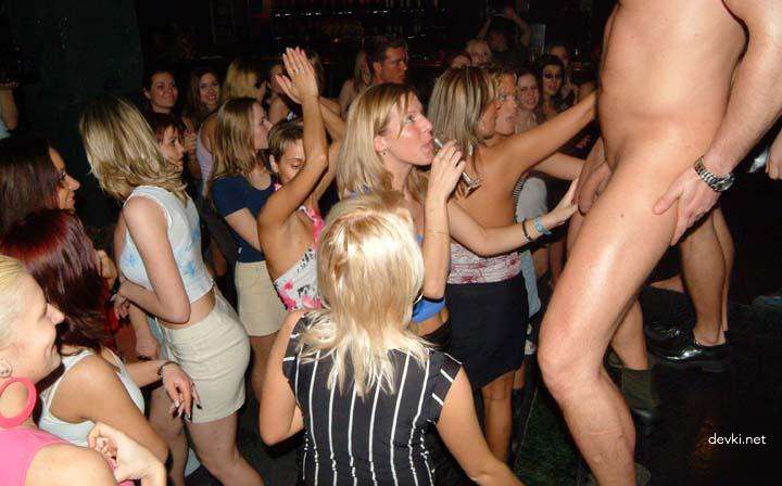 Wild Amateur Sex Party Photos - Explicit XXX Pics