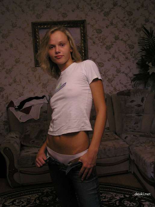 Hot Amateur Threesome: Girl Loves Fucking Boyfriend with Bestie