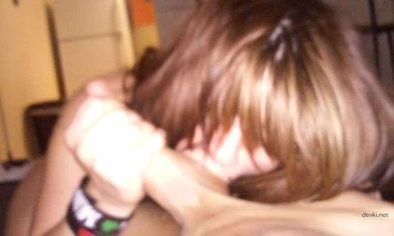 Hot Amateur Blowjob: Girlfriend Gives Guy a Deep Throat in Explicit Porn Photo