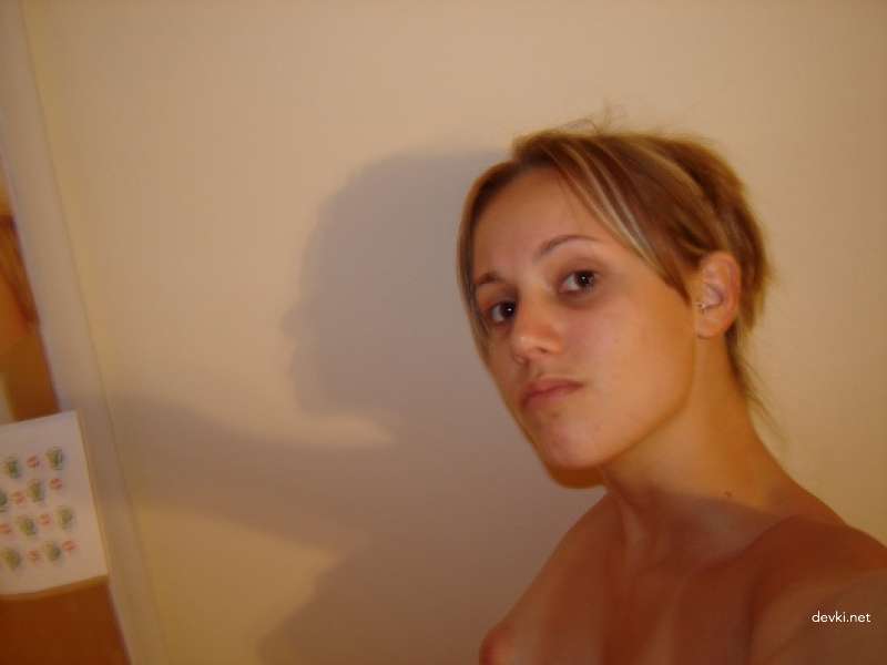 Intimate Close-Up Photos of Amateur Girl in Explicit Sex Shots