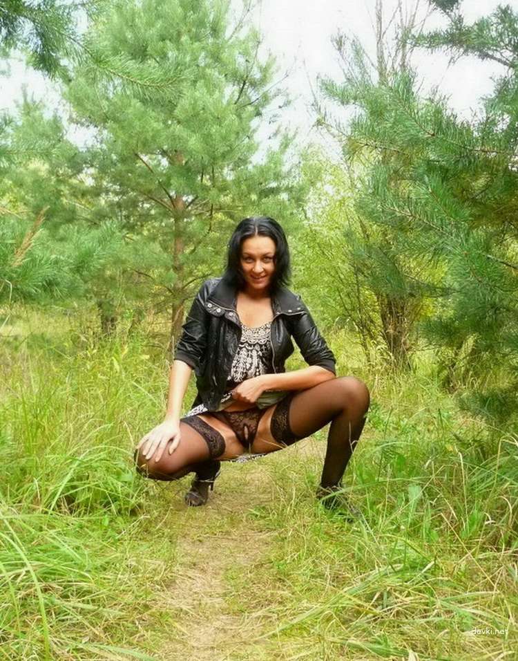 Wild MILF Amateur Porn: Explicit Photos of Naughty Housewife