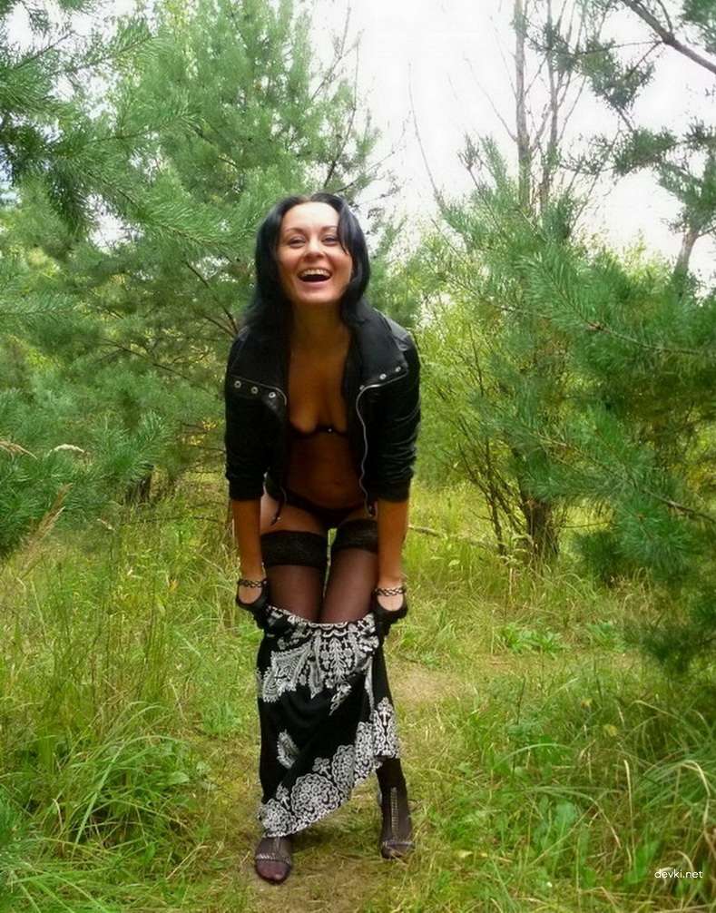 Wild MILF Amateur Porn: Explicit Photos of Naughty Housewife