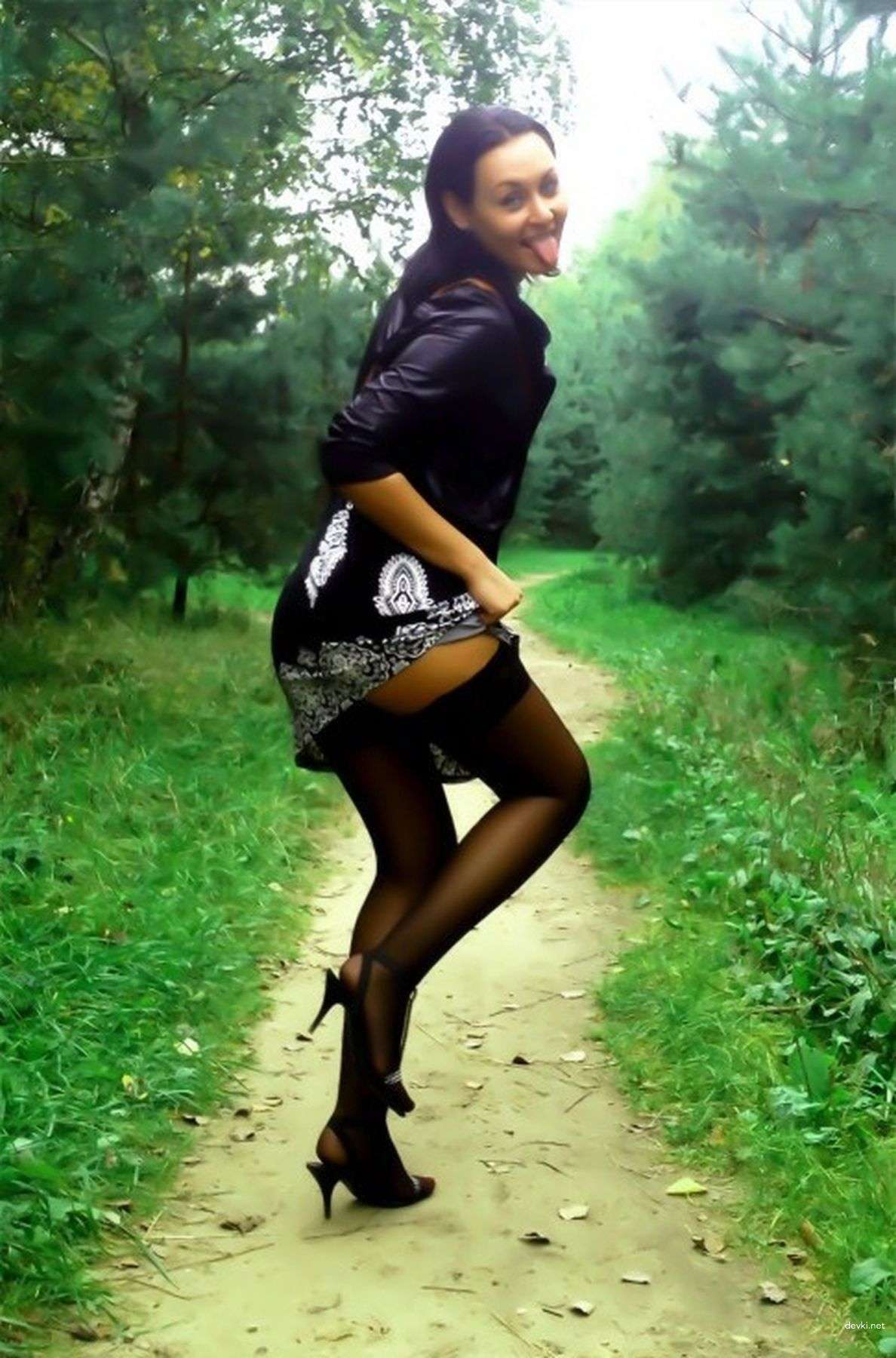 Wild MILF Amateur Porn: Explicit Photos of Naughty Housewife