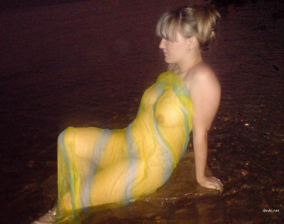 Explicit Amateur Vacation Wife Photo - Hot and Uncensored!