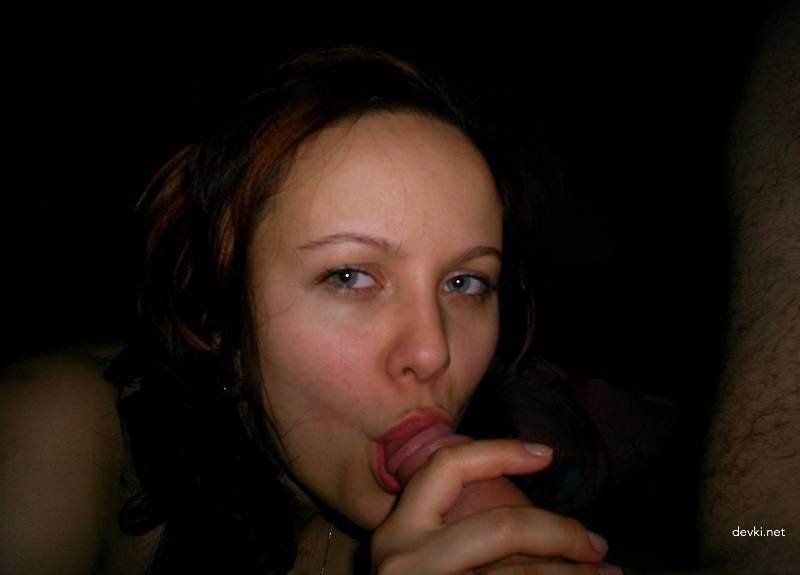 Hot Young MILF Amateur Porn Photos - Explicit XXX Pics of Horny Mom