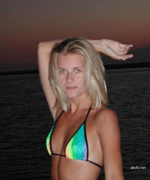 Wild Vacation Amateur Porn Photos - Explicit Outdoor Sex