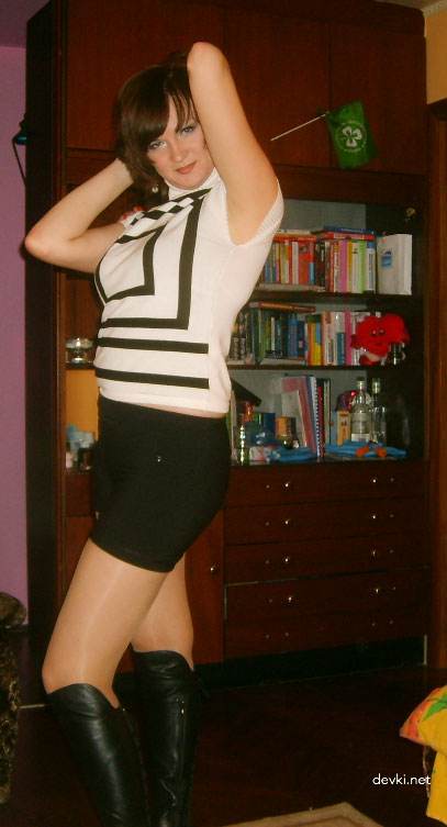 Raw Russian Amateur Girl Porn - Explicit Homemade Photos