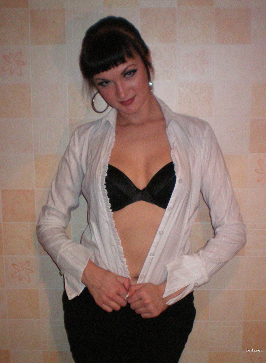 Raw Russian Amateur Girl Porn - Explicit Homemade Photos